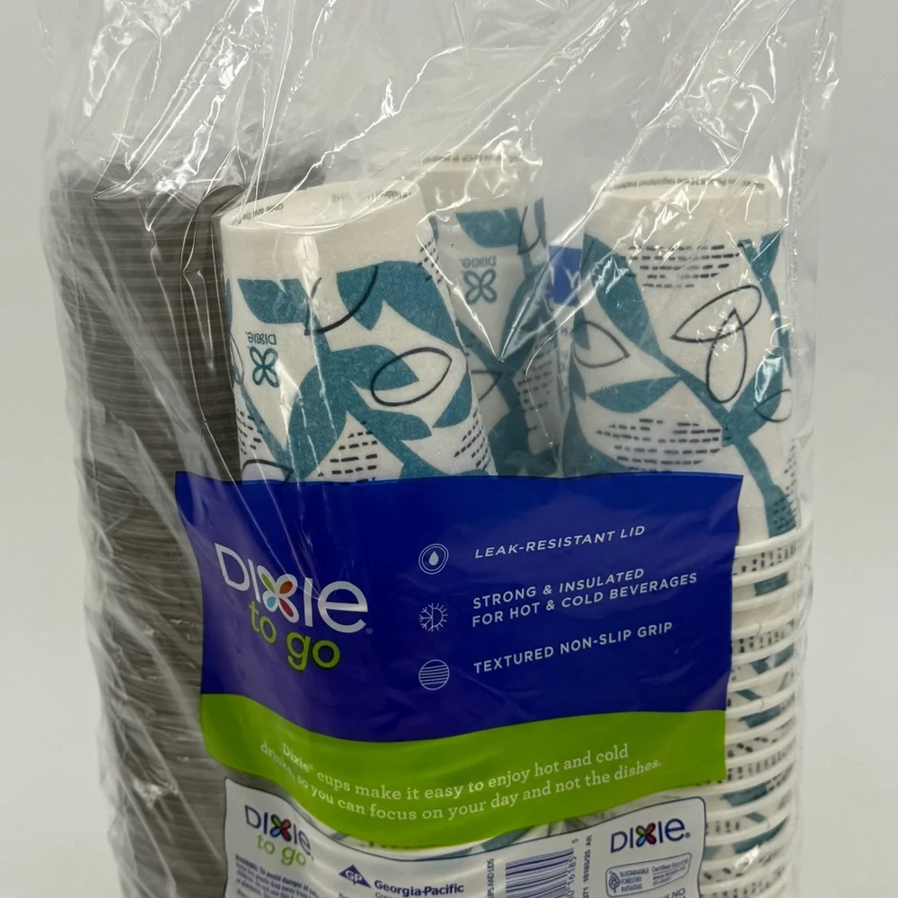 Dixie To Go Paper Cups w/ Lids 12Fluid Ounce 60 Count Insulated Non-Slip New NIP